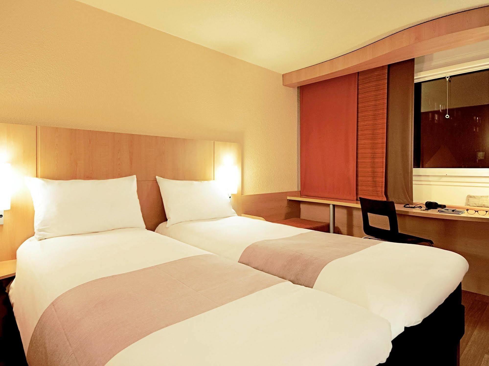 Ibis Tlemcen Hotell Exteriör bild